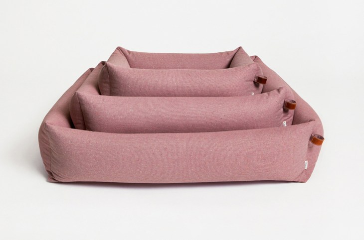vintage-dusty-rose-dog-bed-cloud7-valentines-gifts-dogs-luxury-presents