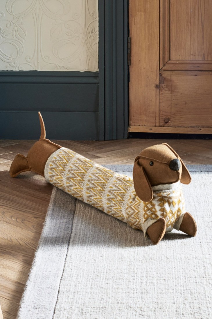 dog-shaped-dachshund-draught-excluder-best-christmas-resents-for-dog-lovers-gift-guide